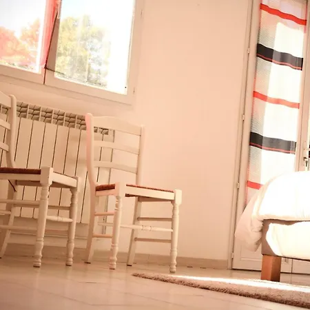 Otel L'hermitage Du Chateau De *